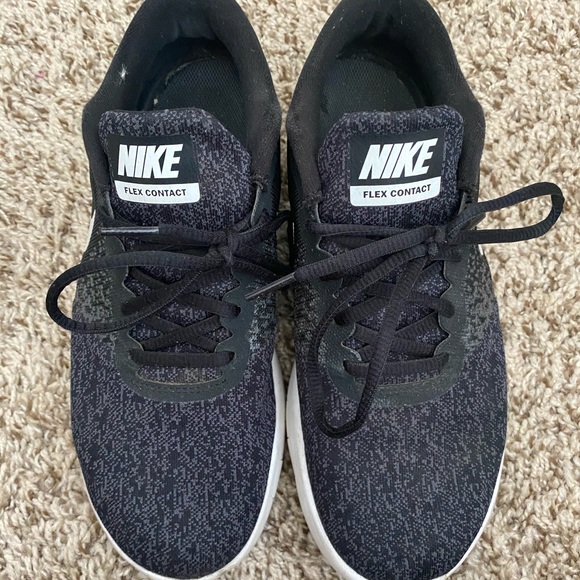 flex contact sneaker